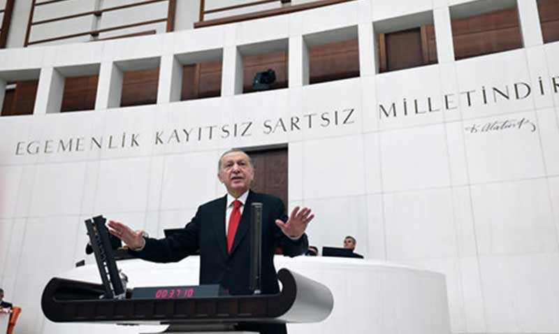 Türkiye, ülkenin ve toplumun önünü açan, ufkunu genişleten bir anayasayı hak ediyor