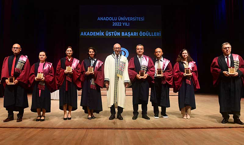 Anadolu Üniversitesi Akademik Performans Ödülleri sahiplerini buldu