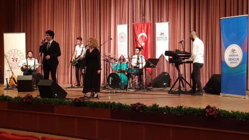 Eskişehir gençlik merkezleri ses yarışmasında Türkiye birincisi oldu