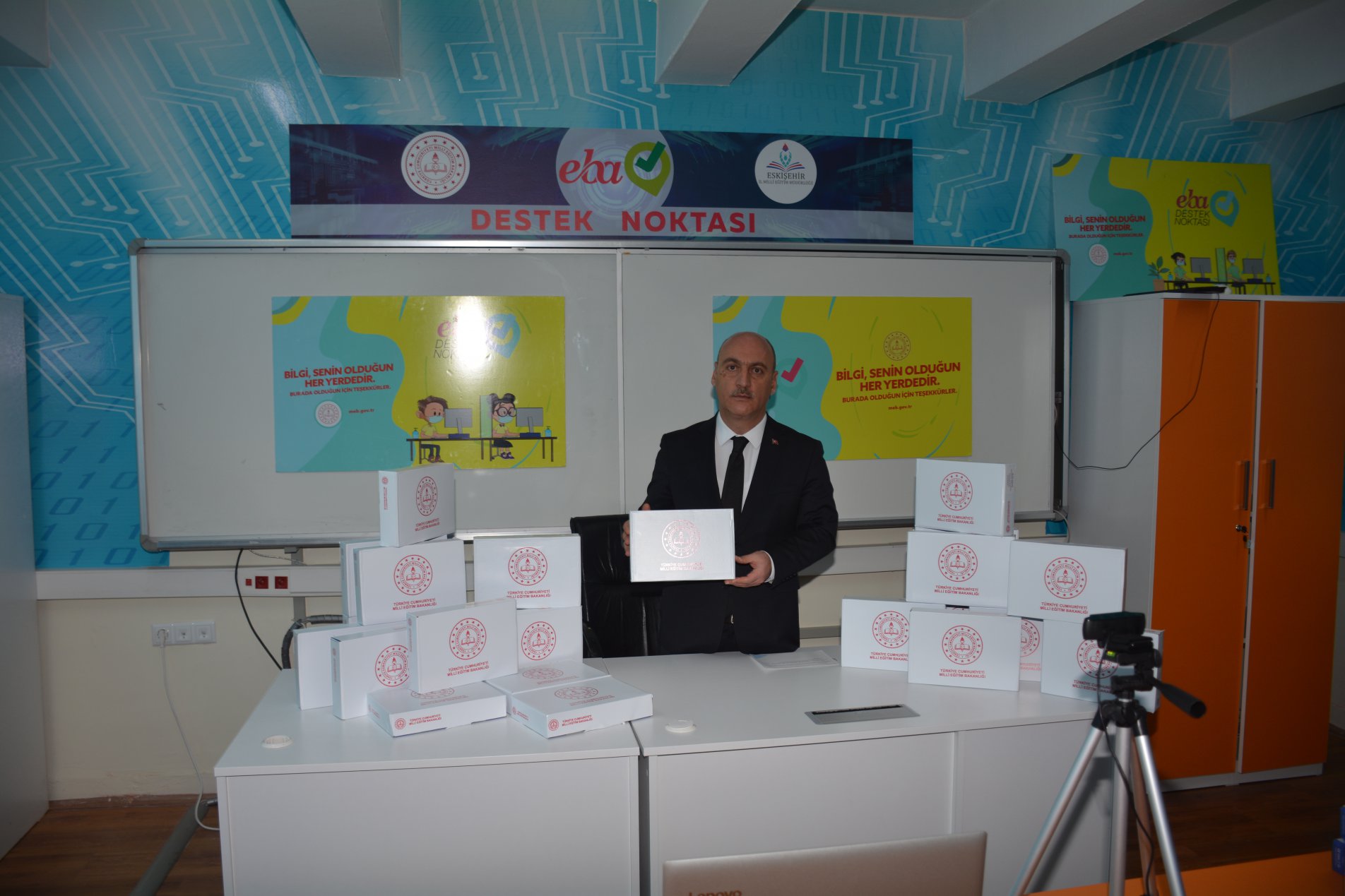 1220 Adet Tabletin Dağıtımına Pazartesi Günü Başlıyor