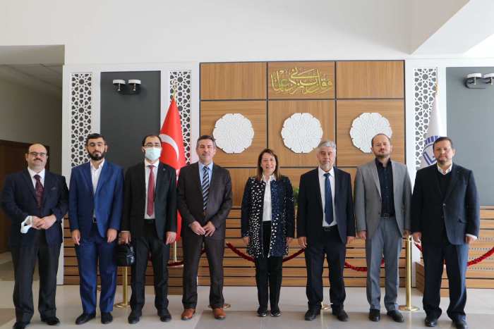 Milletvekili Emine Nur Günay Eğitim Merkezini Ziyaret Etti