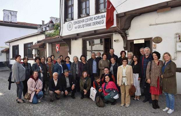 ESCEVDER ÜYELERİNE ENERJİ TASARRUFUNU ÖĞRETİYOR..