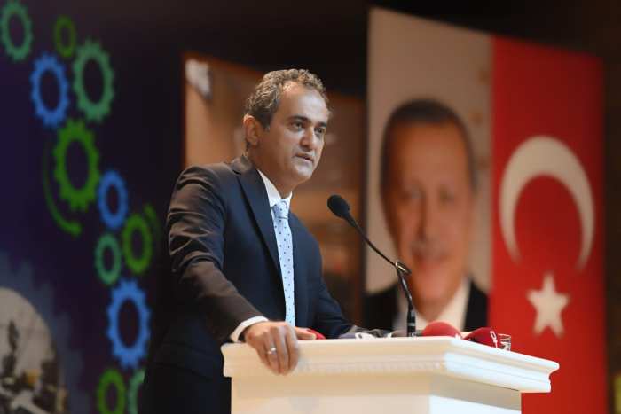"Eğitime yüz yüze devam etmeliyiz"