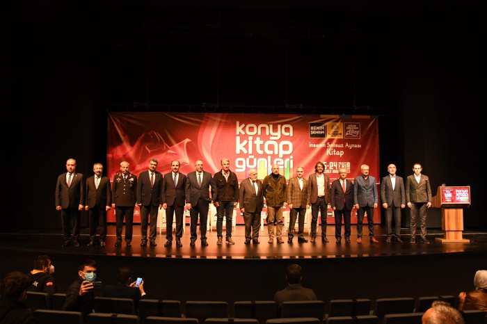 Nabi Avcı, Konya Kitap Günleri’nde Kitapseverlerle Buluştu