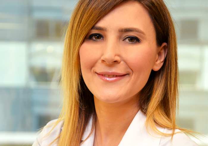 12 YAŞ ÜSTÜ ÇOCUKLARDA COVID AŞISI VİRÜSÜN YAYILMASINI ENGELLİYOR
