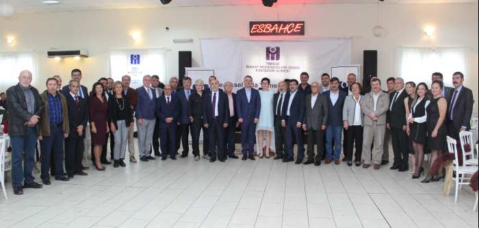 Meslekte 25, 40 ve 50 Yıllarını Dolduranlara Mühendislere Plaket