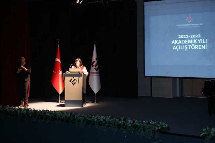 Eskişehir Teknik Üniversitesi 2021-2022 Akademik Yılı Törenle Açıldı