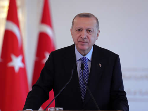 “Türkiye kendi kalkınma gündeminden taviz vermeden yolunda ilerliyor”