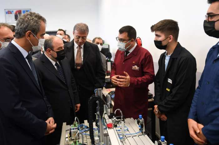 "İstihdam garantili eğitim vermeye başladık"