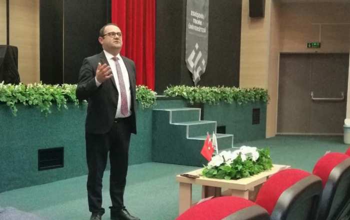 ESTÜ’DE AR-GE VE YENİLİK DESTEK PROGRAMLARI HAKKINDA BİLGİLENDİRME TOPLANTISI YAPILDI