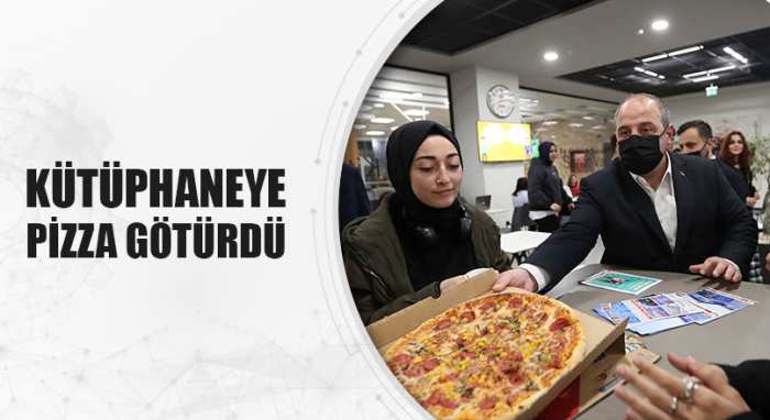 KÜTÜPHANEYE PİZZA GÖTÜRDÜ