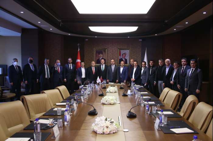 Bakan Kasapoğlu, 2. ve 3. Lig Kulüpler Birliği Yönetim Kurulu Üyelerini Kabul Etti