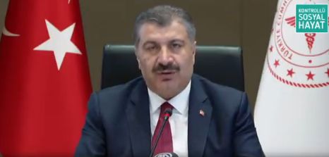 Sağlık Bakanı Fahrettin Koca o isimleri arayarak aşı olmaya davet etti