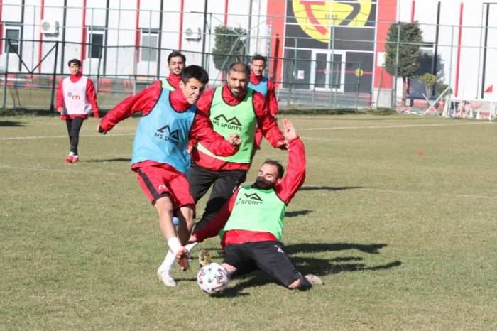 Suat Hoca İlk 11’i Değiştiriyor