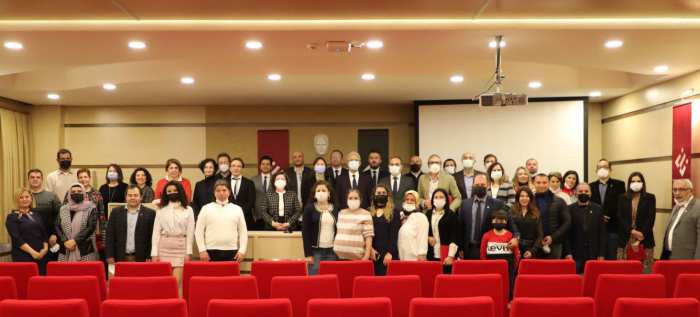 EST Mhendislik Fakltesi Hizmet dllerinin Onuncusu Sahiplerini Buldu