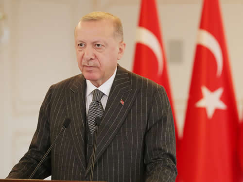 “83 milyon tek yürek olarak büyük ve güçlü Türkiye’nin inşasını hızlandırıyoruz”
