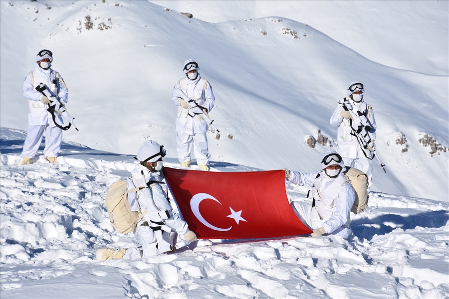 Zeliha Ninemizin Birbirinden Güzel Çorapları Zorlu Kış Şartlarında Görev Yapan Mehmetçiklerimize Ulaştı
