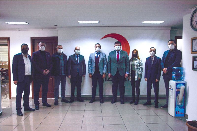 MHP Eskişehir İl Başkanı İsmail CANDEMİR , Türk Kızılay Eskişehir Şubesini ziyaret etti