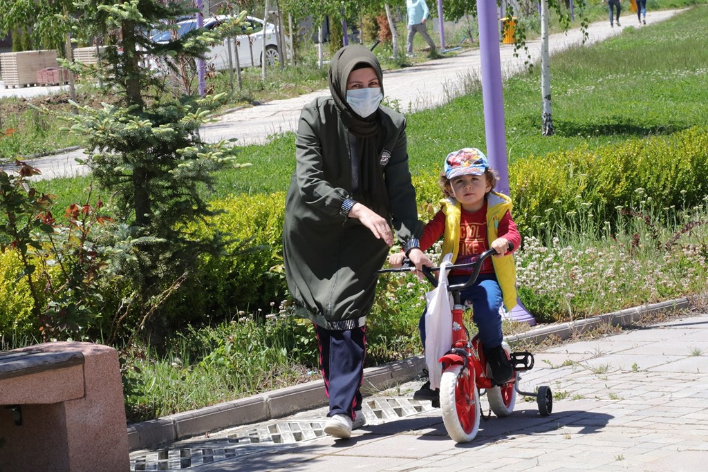 Yarım Çalışma Ödeneğiyle 31 Bini Aşkın Kadın İşçimizin Hayatına Dokunduk