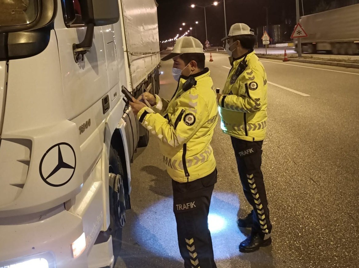 Yük Taşıyan Araçların Denetimi Gerçekleştirildi