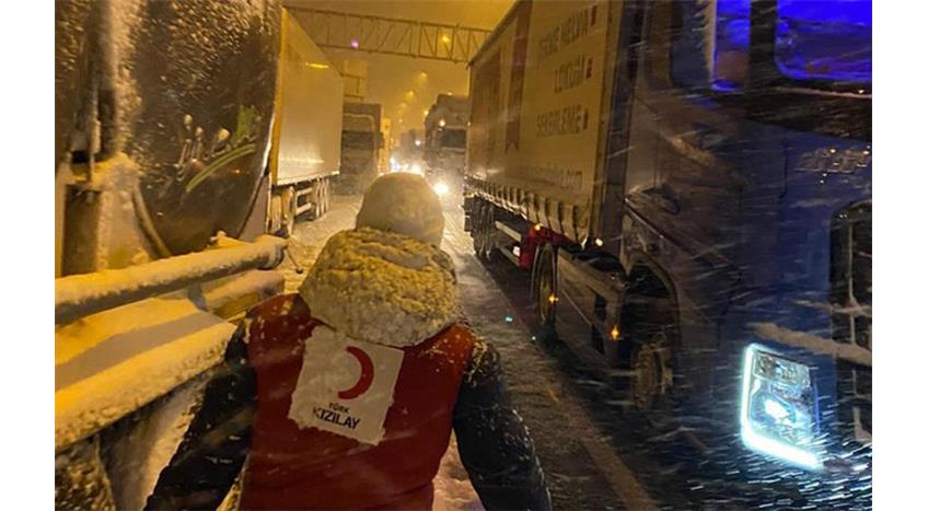Kızılay Kar Mağdurlarına El Uzattı