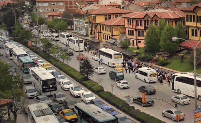 TRAFİĞE KAYITLI ARAÇ SAYISI 298 BİN 875 OLDU