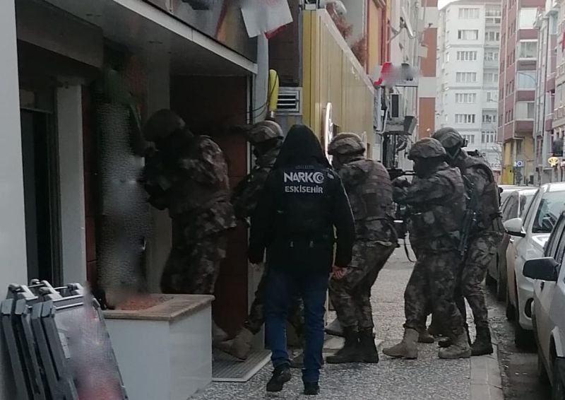 Polisten 3 Ayrı Uyuşturucu Operasyonu