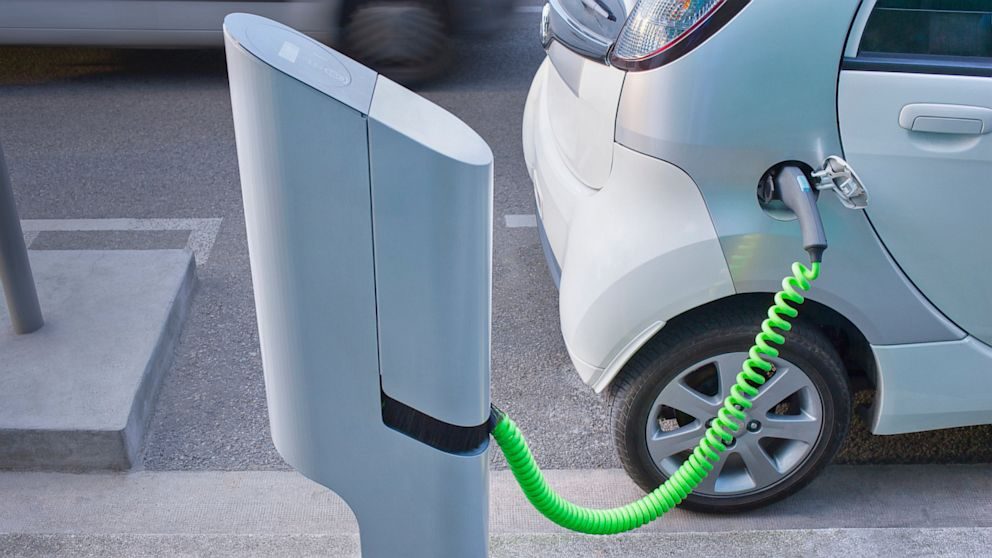 ŞARJ İSTASYONLARI ELEKTRİKLİ ARAÇLARA ENGEL OLMAYACAK