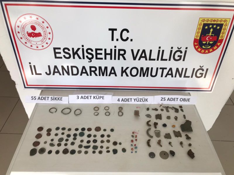 Tarihi Eserleri Satamadan Yakalandı