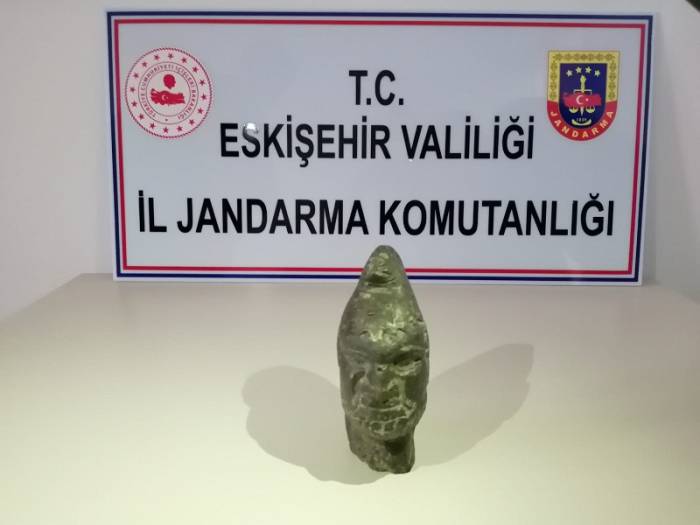 Eskişehir’de Hitit dönemine ait heykel ele geçirildi