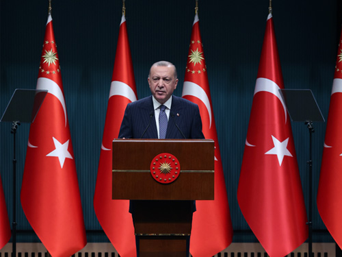 Yıl sonunda tarihimizde ilk defa 200 milyar doların üzerinde bir ihracata imza atacağız