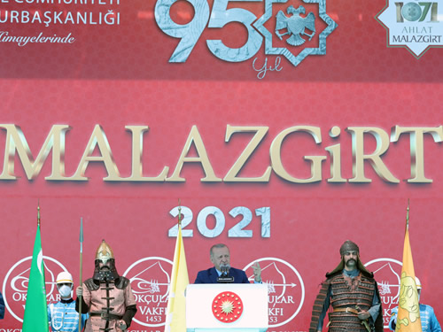 Türkiye, büyük bir medeniyet mirasının bugünkü varisi olarak yeni bir şahlanış içindedir