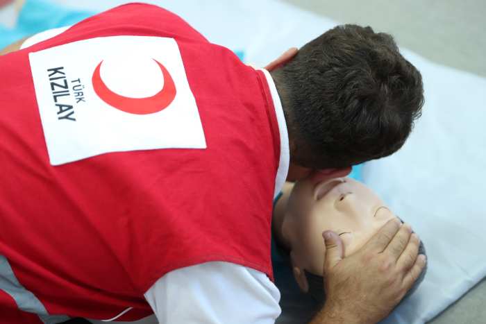 SEN DE “İLK YARDIM KAHRAMANI OL”
