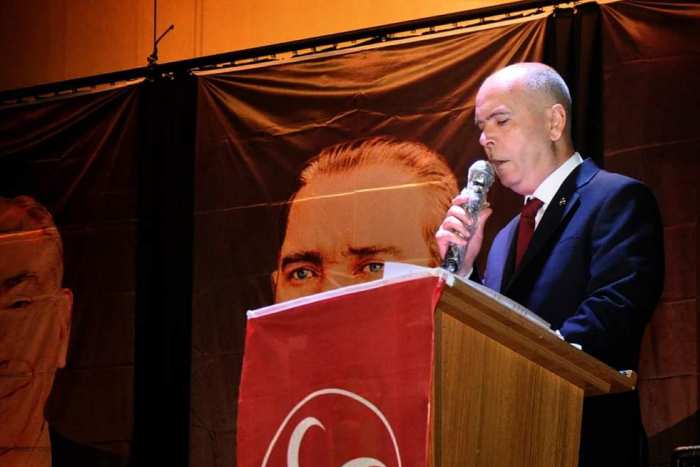 EYLÜLLERDE ÖLMEDİK; EYLÜLLERDE DOĞDUK