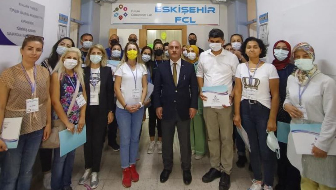 FCL Geleceğin Sınıfını Tasarlama Öğretmen Eğitimi