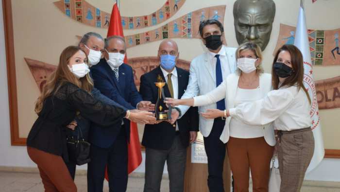 Yılın Özel Okulu Seçilen Özel Eskişehir OSB Mesleki ve Teknik Anadolu Lisesi Yöneticileri Başarılarını Paylaştılar