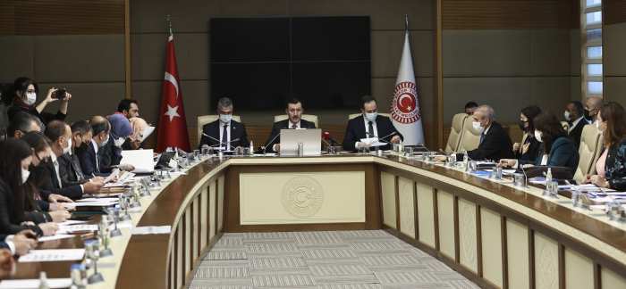 ÖĞRETMENLİK MESLEK KANUNU TEKLİFİ KABUL EDİLDİ