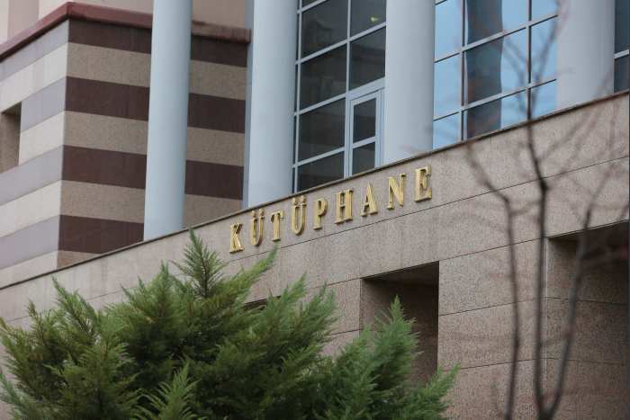 Kütüphanemize Son 4 Senede Yaklaşık 10 Bin Kitap