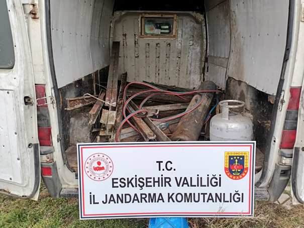 Hırsızlık Yaparken Suçüstü Yakalandılar