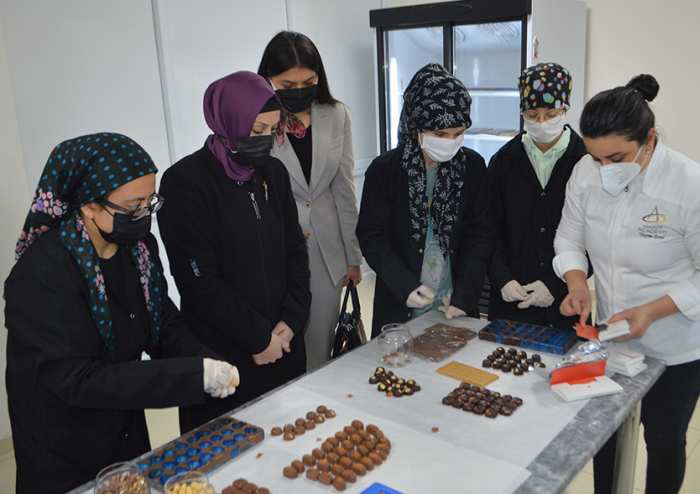Tarım Krediden kadın üreticilere destek