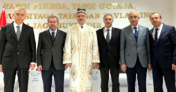 YÖK BAŞKANI ÖZVAR’A ÖZBEKİSTAN’DA FAHRİ PROFESÖRLÜK UNVANI VERİLDİ