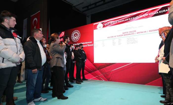 Kamuya 419 şehit yakını, gazi ve gazi yakınının ataması yapıldı