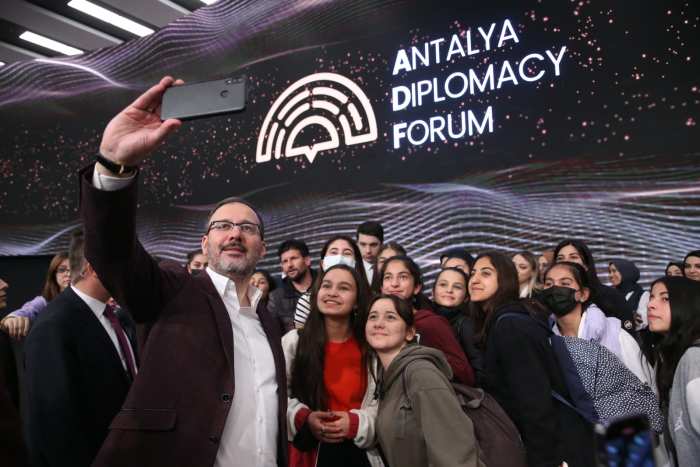 Bakan Kasapoğlu, Antalya Diplomasi Forumu 2022’de Gerçekleşen “ADF Youth” Etkinliğine Katıldı