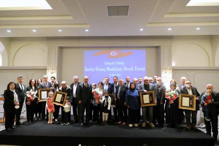 Şehit Ailelerine ve Gazilere Devlet Övünç Madalyaları Törenle Takdim Edildi
