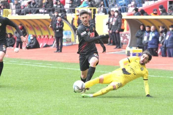 9 GÜNDE 3 MAÇ VAR