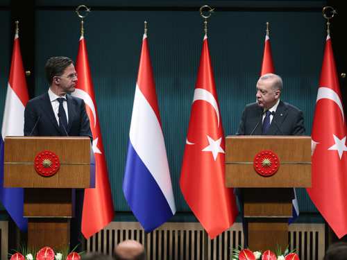 NATO ÜYESİ ÜLKELER OLARAK BİRBİRİMİZLE DAYANIŞMA İÇERİSİNDE OLMAMIZ LAZIM