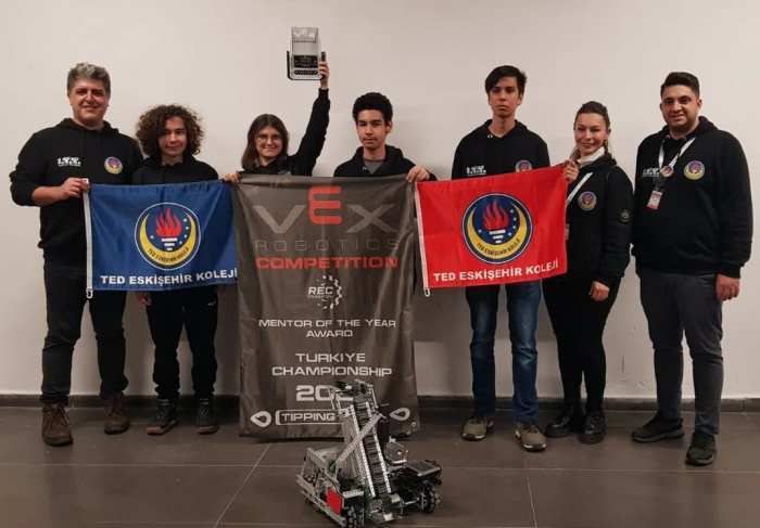 VEX ROBOTICS TÜRKİYE ŞAMPİYONASINDA GURURLANDIRAN ÖDÜL!
