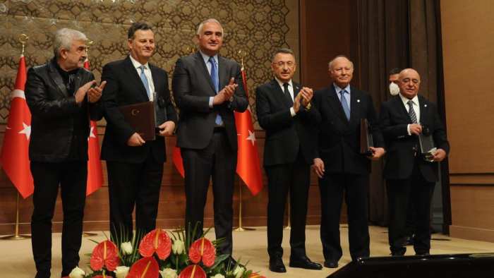 KÜLTÜR VE TURİZM BAKANLIĞI ÖZEL ÖDÜLLERİ SAHİPLERİNE VERİLDİ 