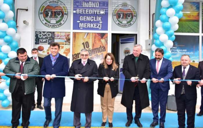 İnönü Belediyesi’nin ilçeye kazandırdığı yeni merkez törenle açıldı