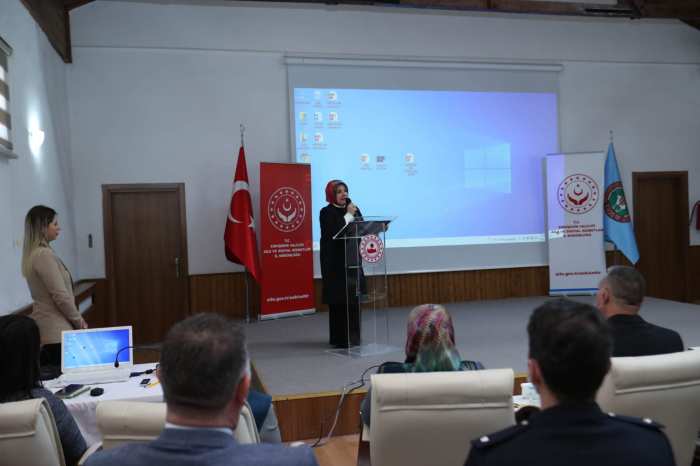 Mahmudiye İlçesinde "Koruyucu Aile Programı" Tanıtım Toplantısı Düzenlendi
